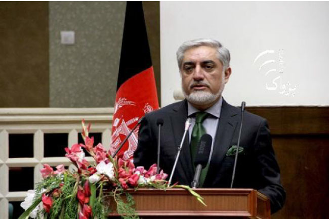Abdullah Asks Politicians to  Consider National Interest Supreme